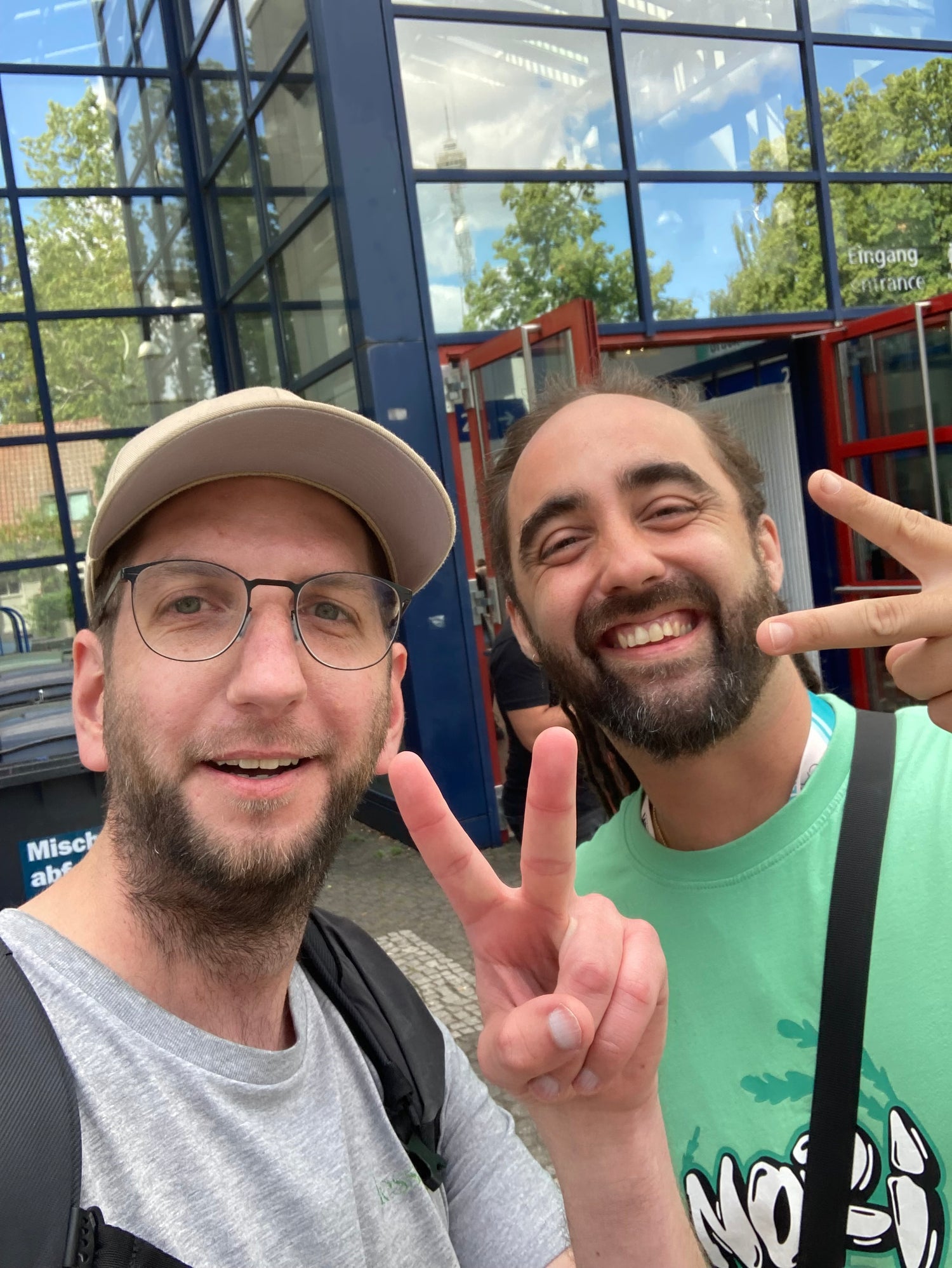 Christoph (Less Organix) und Dust (Strain Hunters auf der Mary Jane in Berlin